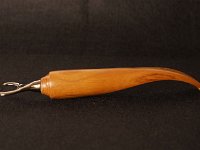 4622 &nbsp; &nbsp;  Langer Flaschen&ouml;ffner aus Zwetschgenholz. Der Heber ist dunkeltitan, gl&auml;nzend.   &nbsp; &nbsp;   L:   24,5  cm    &nbsp; &nbsp;