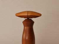 4624 &nbsp; &nbsp;  Korkenzieher aus Kirschholz.  &nbsp; &nbsp;   H:  ca 15 cm    &nbsp; &nbsp;