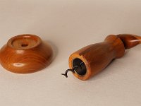4624 &nbsp; &nbsp;  Korkenzieher aus Kirschholz.  &nbsp; &nbsp;   H:  ca 15 cm    &nbsp; &nbsp;