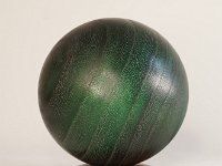 4566 &nbsp;   Kugel aus Blauglockenbaum, geb&uuml;rstet, gebeizt, ge&ouml;lt und gewachst.  &nbsp;   &nbsp;     &empty;  ca 15 cm    &nbsp;