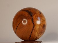 4569 &nbsp;   Wundersch&ouml;ne Kugel aus Kirschholt.  &nbsp;   &nbsp;     &empty;  ca 16 cm    &nbsp;